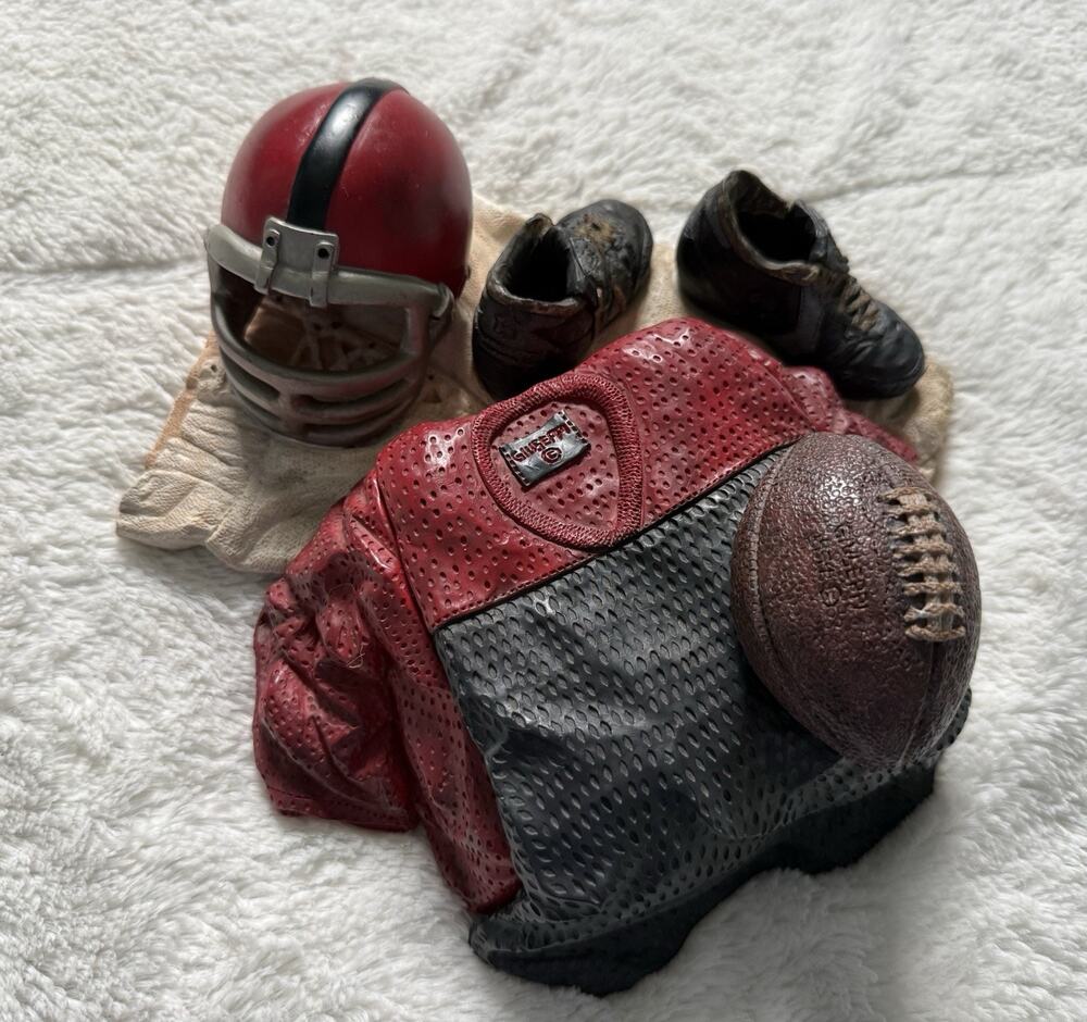 VTG Football Player Trinket Box Giuseppi Studio 100 By Linden Resin With Lid